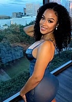 Kiyomi Leslie